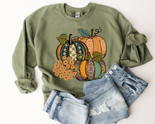Load image into Gallery viewer, Women's Fall Hand Drawn Pumpkins Design Pretty Watercolors Pumpkins Sweatshirt