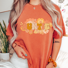 Load image into Gallery viewer, Women's Pretty Auntie Unisex Garment-Dyed T-shirt Comfort Colors® Tee Gift for Aunt Gift for Sister Retro Auntie Design Green, Yam, Mustard, White